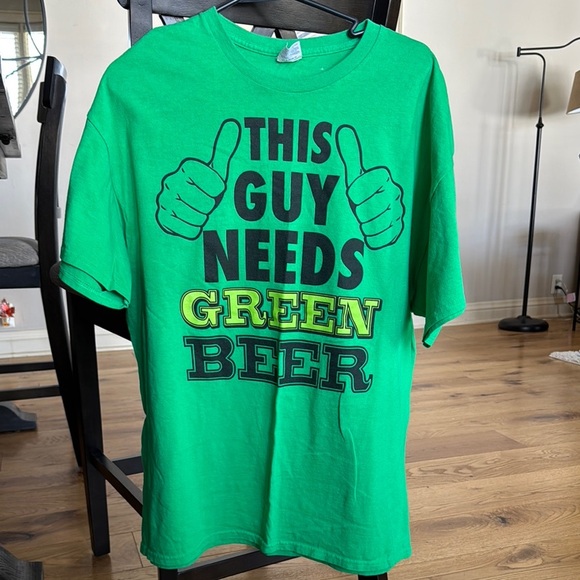 Gildan Green Short Sleeve Tee with Humorous Graphic - Picture 1 of 4